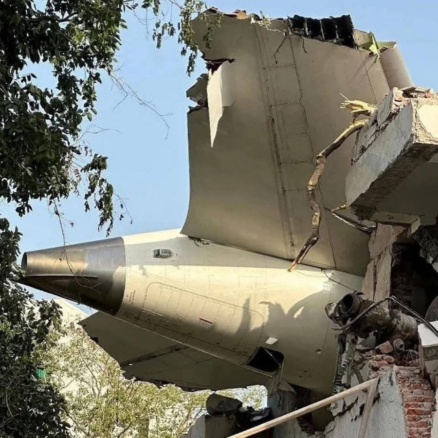 Tragédia na Índia: avião com 242 pessoas a bordo cai próximo a Ahmedabad