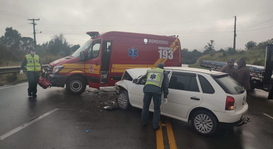 Colisão Entre Carro e Caminhonete Deixa Feridos na SC-418, em Campo Alegre