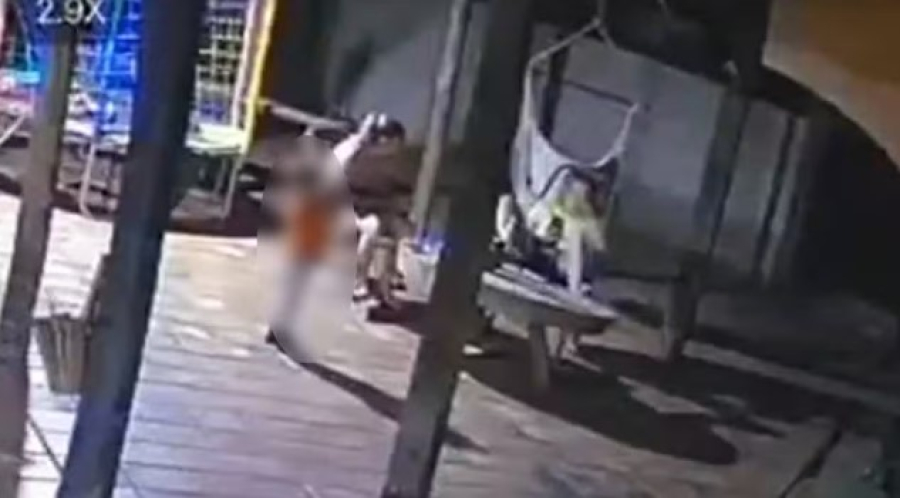 Criança de 2 anos mata a mãe de forma acidental após pegar e manusear a arma do pai